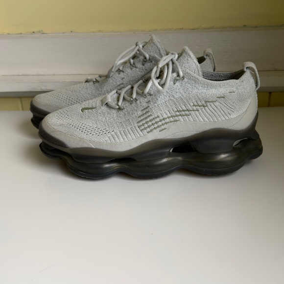 Air Max Scorpion Flyknit 'Light Silver Bronzine' 2023 - Picture 2 of 10